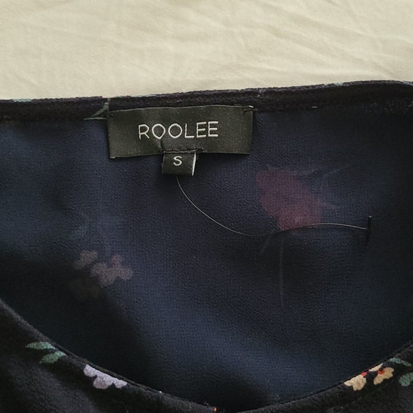Rolee Dress size small navy flower - Picture 4 of 4